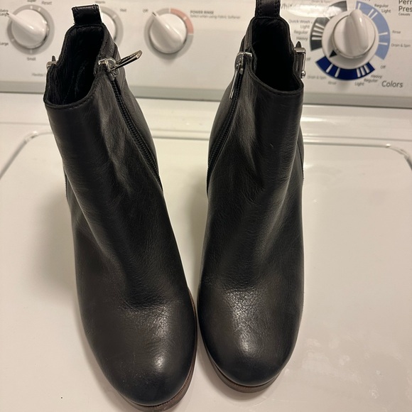 Coach zip ankle booties size 8 - Picture 3 of 11